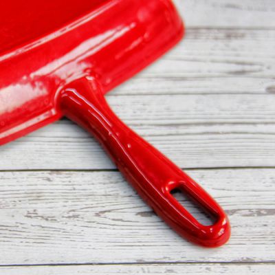 Le bâton émaux rouge de la casserole 10inch de poêle de fonte non cuisent Pan With Ridge à la friteuse