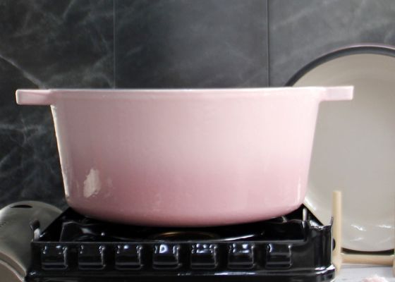 Le rose a émaillé la fonte pré chevronnée Pan Lid And Dutch Oven 2 dans 1