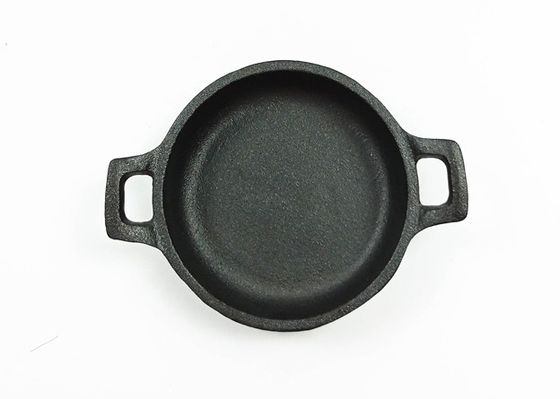 Le classique a pré assaisonné la poêle 24cm de fonte avec les poignées bilatérales