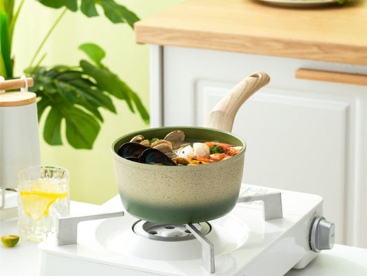 Casserole en aluminium de wok de fonte avec non le revêtement de bâton et les poignées résistantes à la chaleur