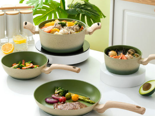 L'ODM collent non l'ensemble en aluminium 5Piece de Cookware avec les poignées détachables