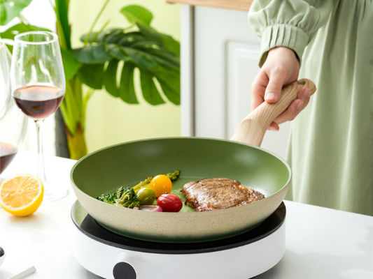 La poêle à cuire saine 7Inch collent non 26cm avec le revêtement titanique