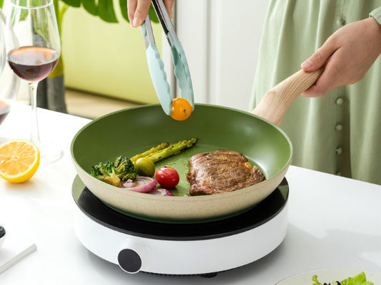 La poêle à cuire saine 7Inch collent non 26cm avec le revêtement titanique