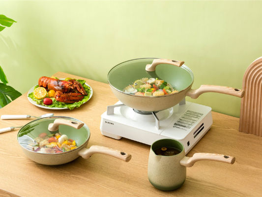 L'ODM collent non l'ensemble en aluminium 5Piece de Cookware avec les poignées détachables