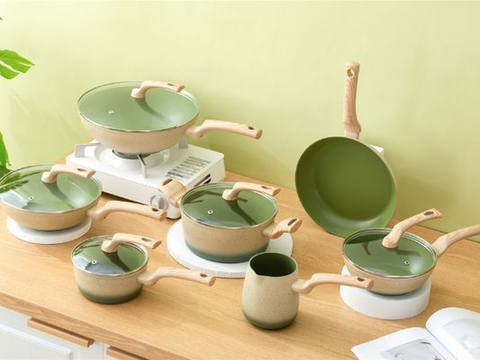 L'ODM collent non l'ensemble en aluminium 5Piece de Cookware avec les poignées détachables