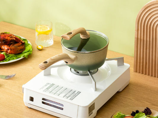 Casserole en aluminium de wok de fonte avec non le revêtement de bâton et les poignées résistantes à la chaleur