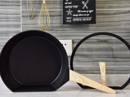 Poêle 13Inch de Safe Non Stick de lave-vaisselle avec le revêtement en céramique