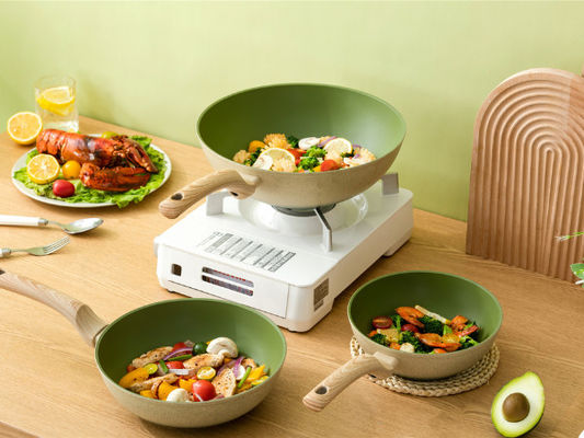 Cookware en aluminium durable de poêle de la fonte 4Piece réglé avec des couvercles de verre trempé