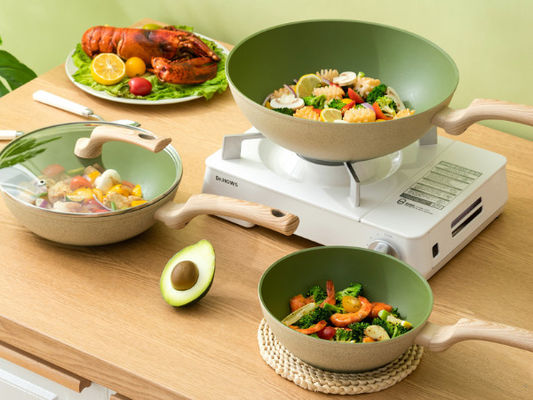 Sain faisant cuire non l'ensemble 4Piece de Cookware de bâton avec le revêtement titanique