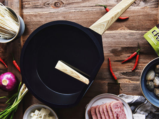 Oven Safe Aluminum Frying Pan 10.25Inch avec la poignée de silicone