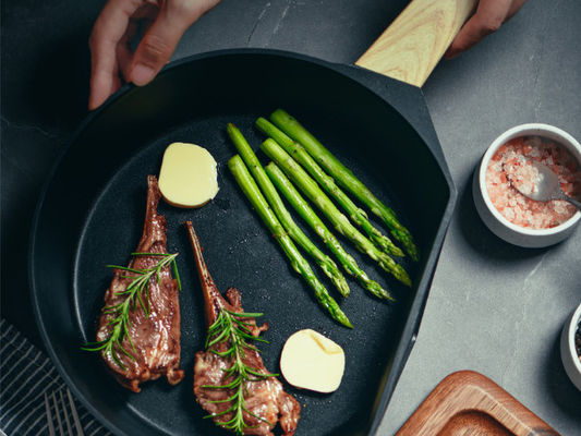 Cookware 11Inch en aluminium faisant frire la base en acier de Pan Heavy Duty With Stainless