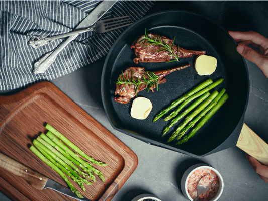 Poêle en aluminium 8Inch non de bâton souple pour l'induction Cooktops
