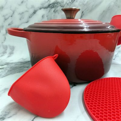 Cuisinier en fer forgé en émail de qualité supérieure de 6 litres avec couvercle - Disponible en 6 couleurs avec gants en silicone et porte-pot