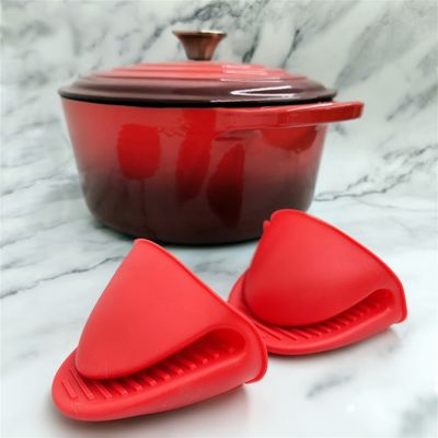 Cuisinier en fer forgé en émail de qualité supérieure de 6 litres avec couvercle - Disponible en 6 couleurs avec gants en silicone et porte-pot