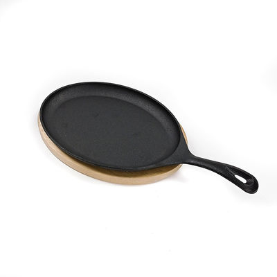 Plateau BSCI de Matt Black Cast Iron Sizzle avec le Fajita bas en bois